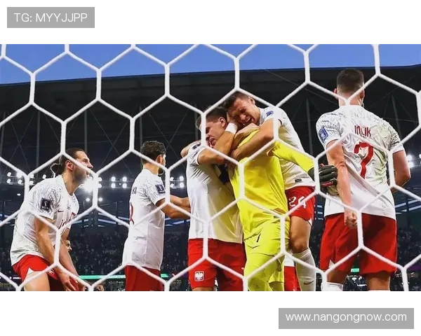 世界杯激战正酣，各国豪门球队争夺荣耀新篇章